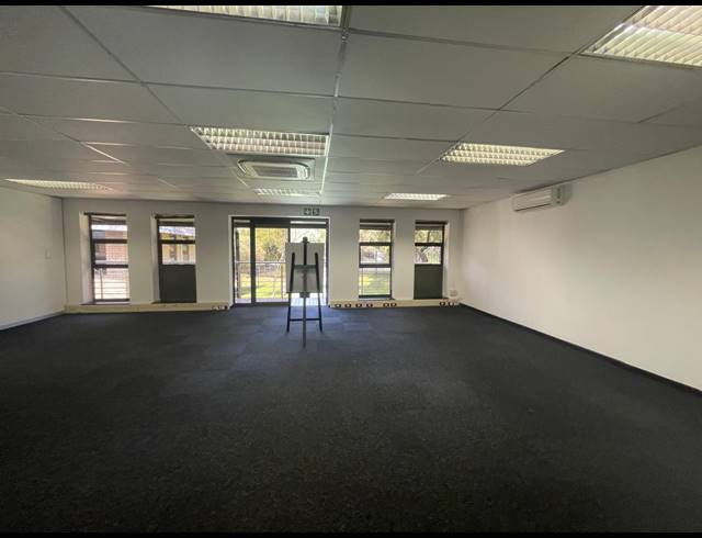 150M² OFFICE TO LET IN HURLINGHAM